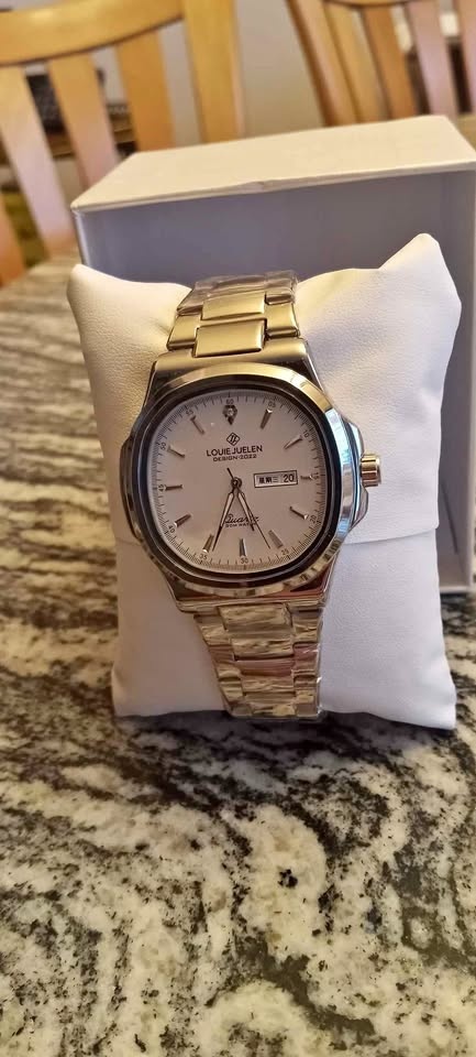 Louie Juelen Design Quartz Watch
