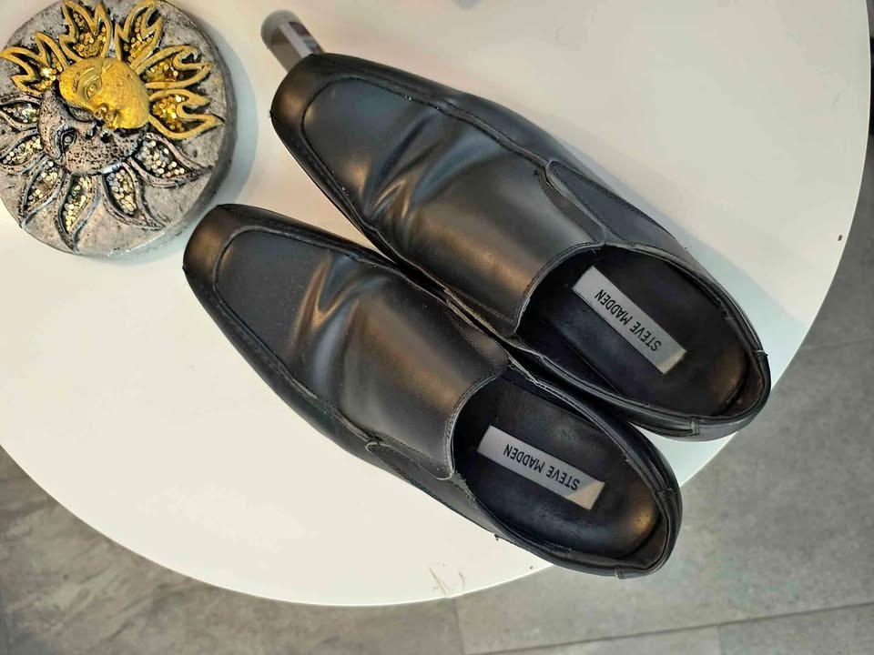 Steve Madden Black Slip-On Loafers