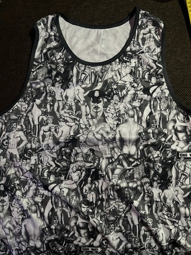 VINTAGE RARE Comborgy Art Of Finland All Over Print Tank Men LG