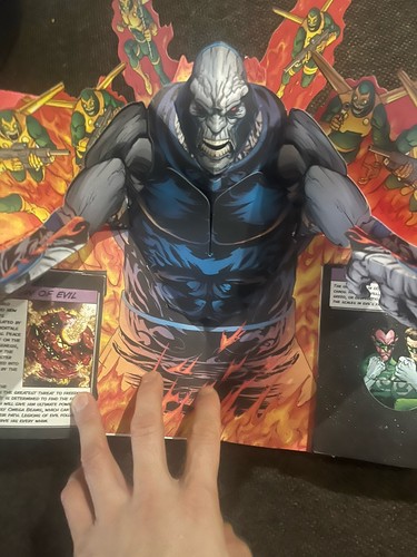 DC Super Heroes Ultimate Pop-Up Book UK 2011 - photo 5