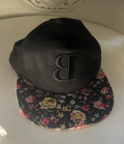 Black Unisex Snapback Cap with "B" Beyonce Logo and Floral Brim - photo 2