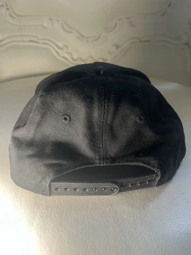 Black Unisex Snapback Cap with "B" Beyonce Logo and Floral Brim - photo 3
