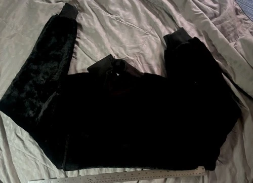 Cropped Black Sweatshirt Faux Fur Size XL