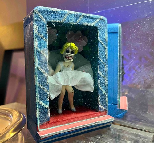 Marilyn Monroe Day of the Dead Nicho Diorama Shadowbox - photo 2