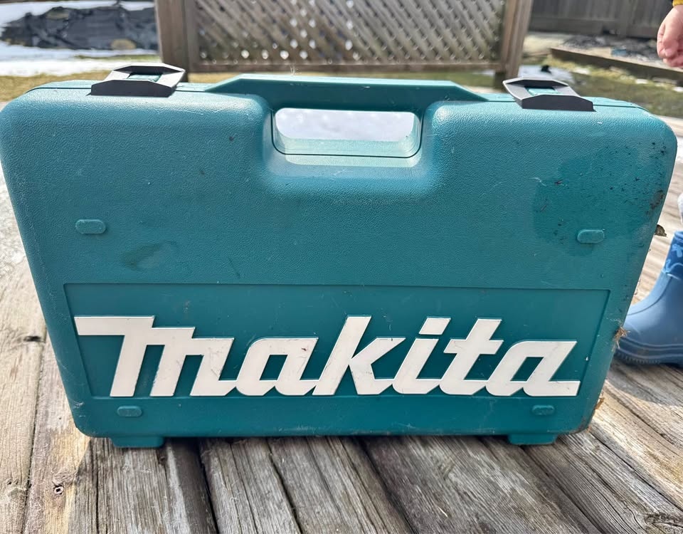 Makita Drill with Battery and Charger