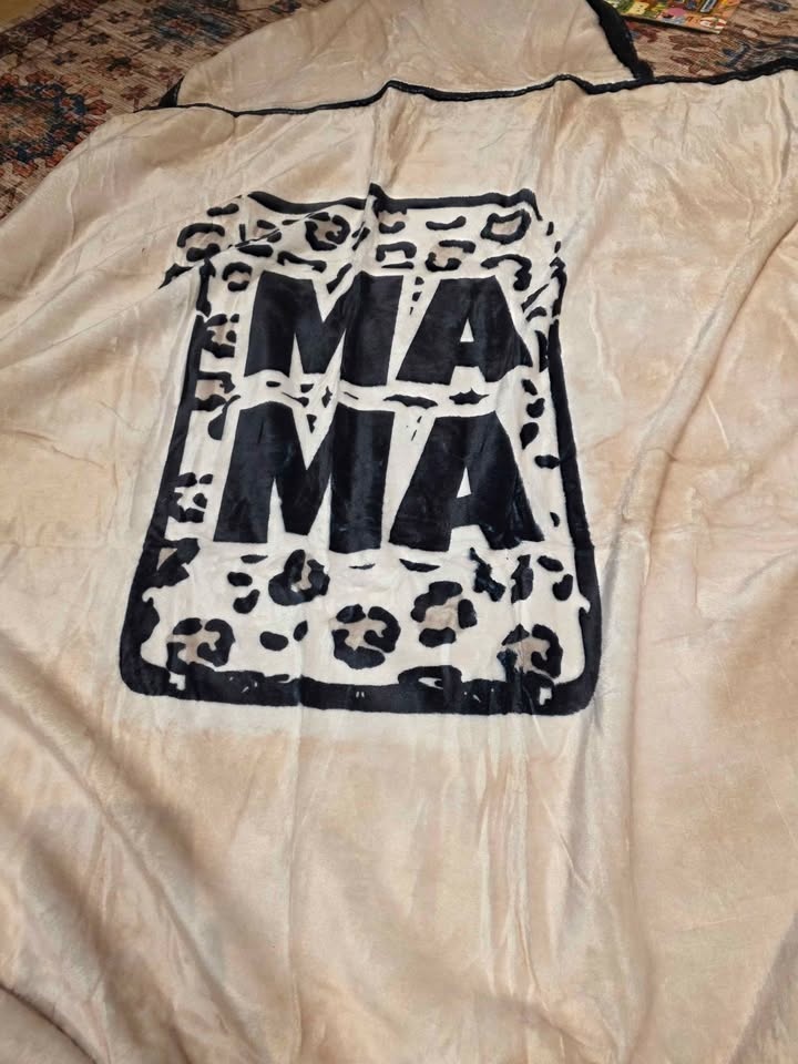NEW VPRINTES "MAMA" Hooded Wearable Blanket - Oversized Throw - photo 3