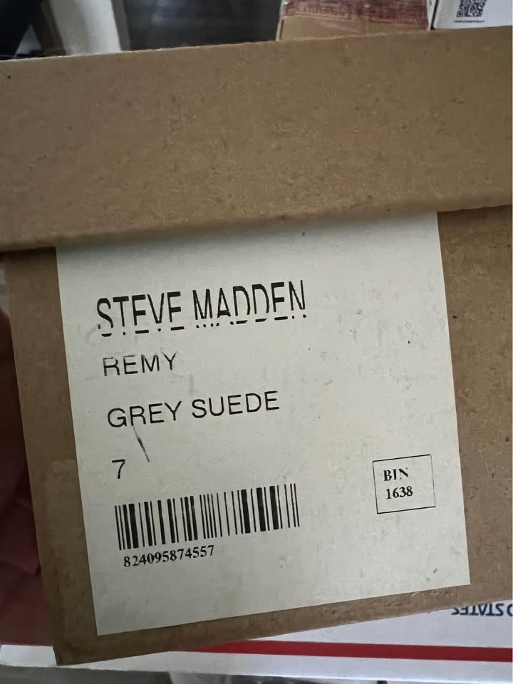 Steve Madden Sock Booties Size 7 Grey Suede 🥕 - photo 2