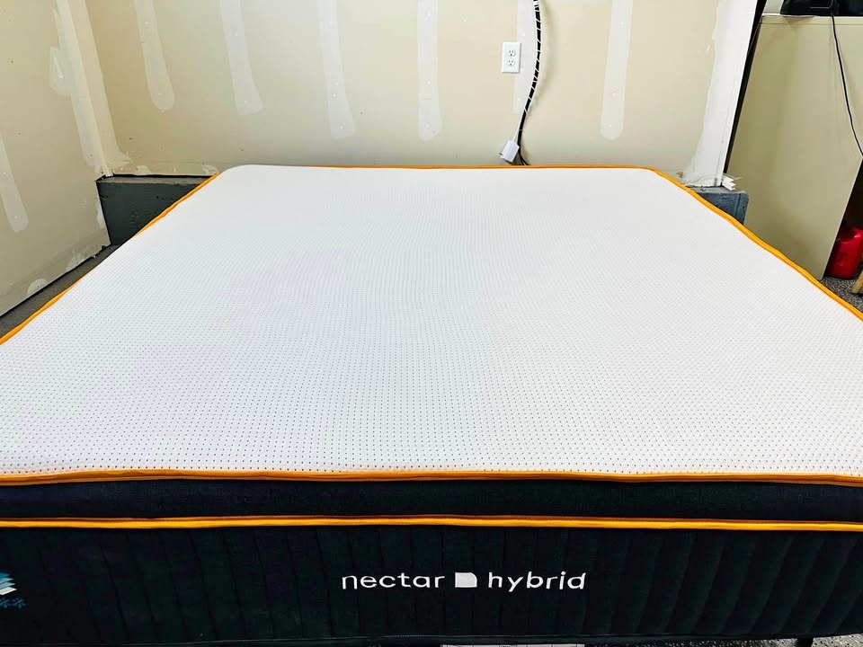 Nectar Premier Copper Hybrid Mattress, Queen, Like New