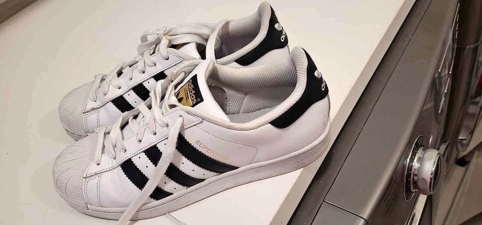 Ladies Adidas Superstar Shoes Size 8.5