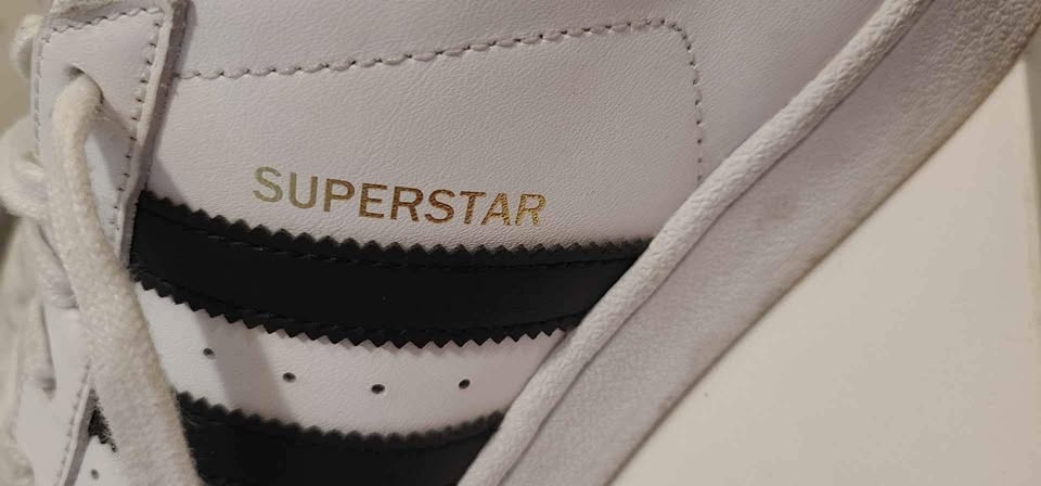 Ladies Adidas Superstar Shoes Size 8.5 - photo 2