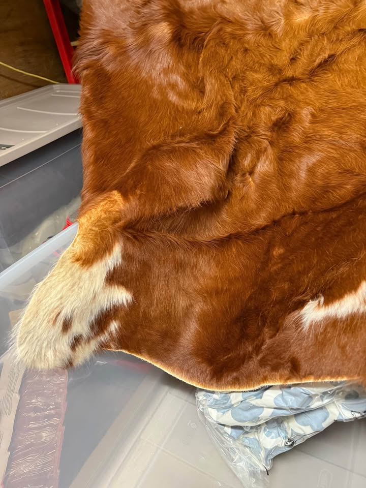 COWHIDE RUG - photo 2