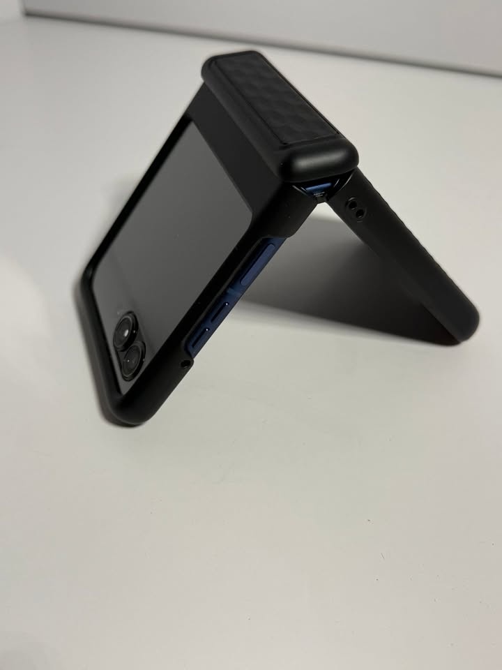 Motorola Razr 2025 - photo 3