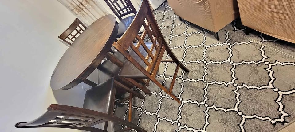 Solid Wooden Dining Table with 3 Chairs FREE DELIVERY - photo 2