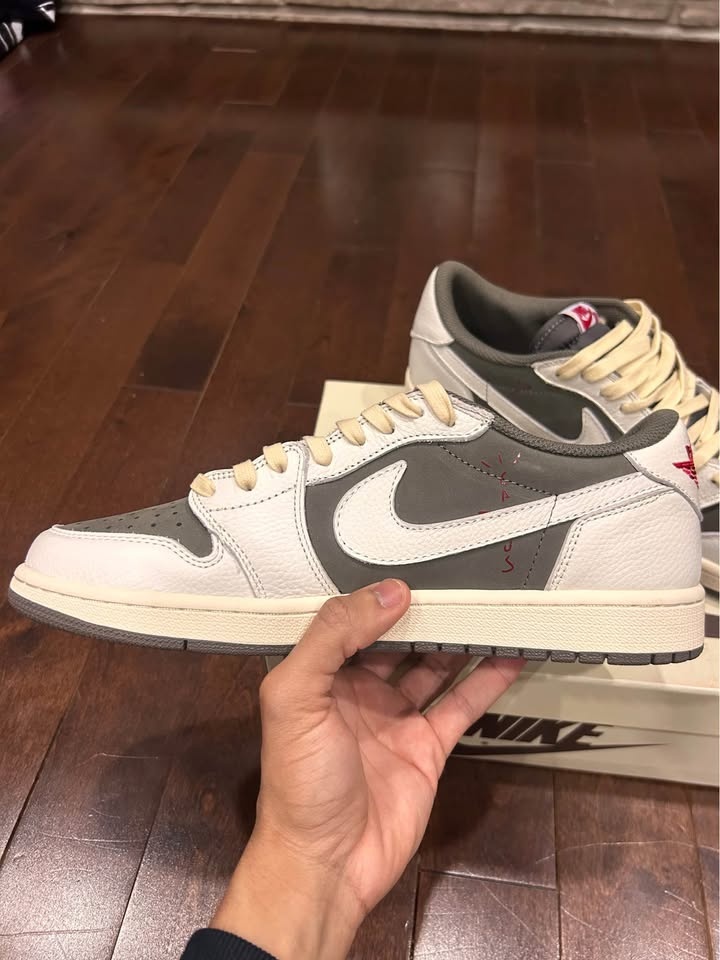 Travis Scott x Air Jordan 1 Retro Low OG 'Reverse Mocha' - photo 4