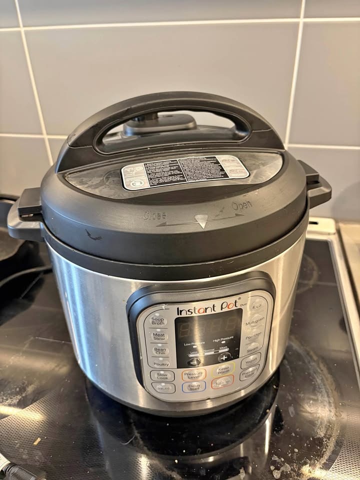 Instant Pot Electric Pressure Cooker