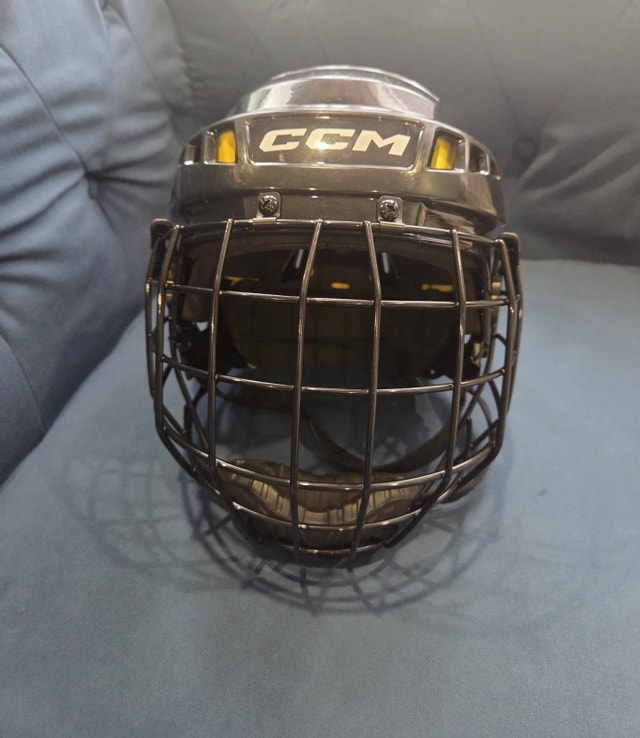 CCM XT10 Hockey Helmet & Cage Combo, Junior S, Black