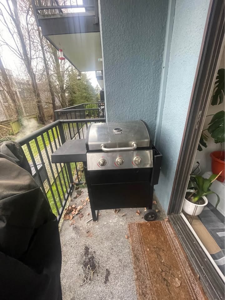 Backyard Grill 3 Burner LP Propane Gas Grill - photo 2