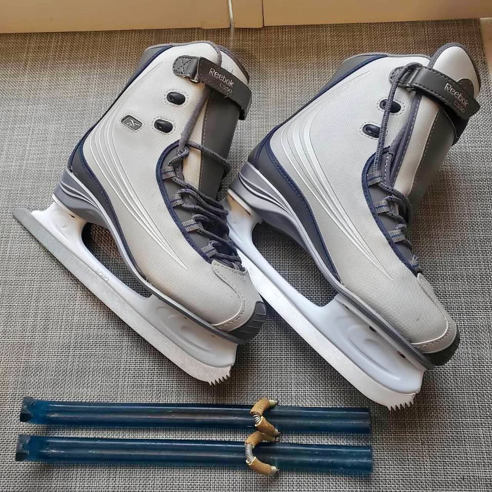 Figure skates Size 8 and 10 Reebok Excellent Condition