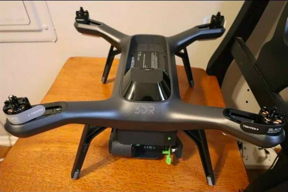 Never used! 3DR Solo Quadcopter with tons of extras! - photo 4