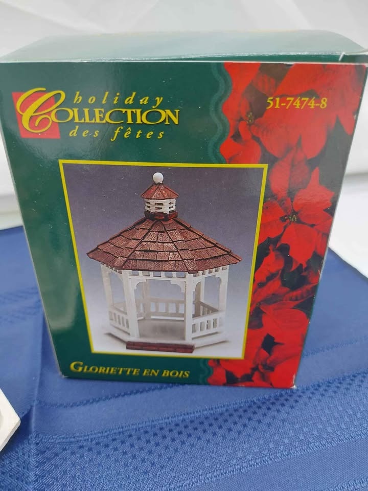 Holiday Collection Christmas Village Wooden Gazebo - photo 3