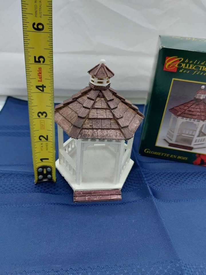 Holiday Collection Christmas Village Wooden Gazebo - photo 5