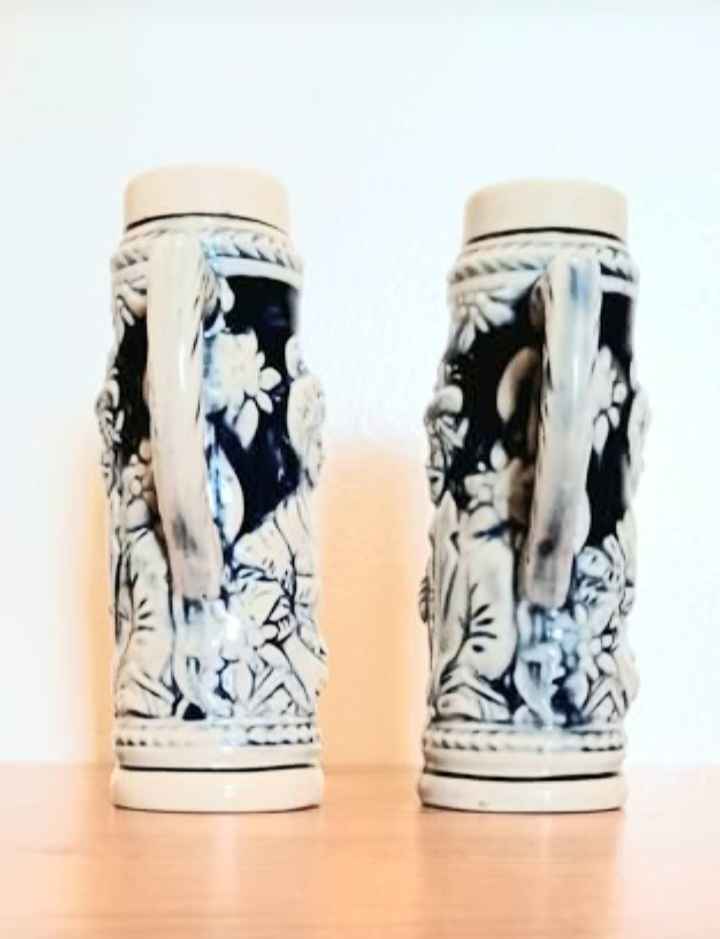 Vtg. Unique Hand Painted Ceramic Salt and Pepper Shakers - photo 2