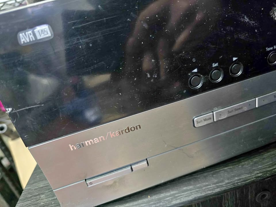 Harman Kardon amp and 4 speakers