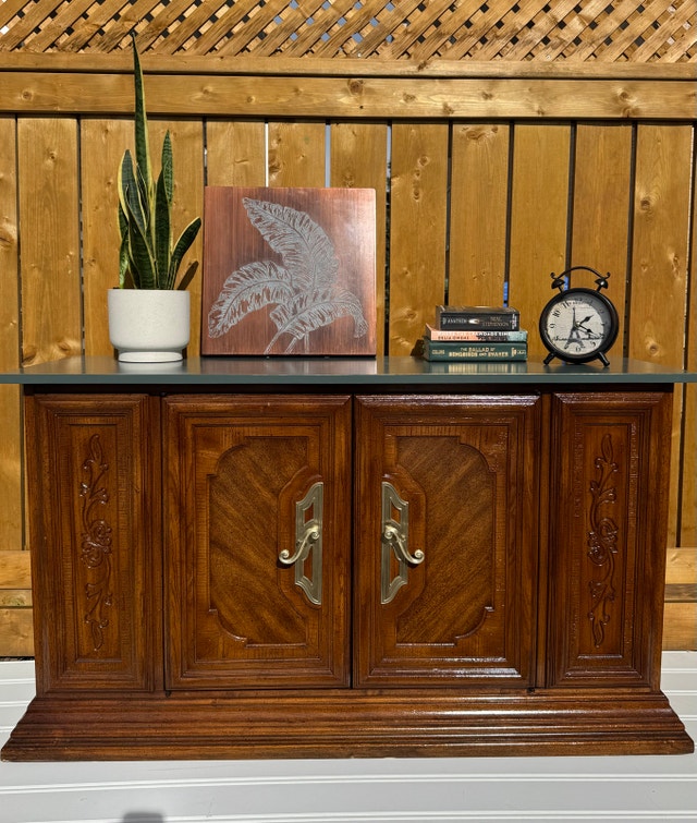 Dresser/TV stand/Cabinet
