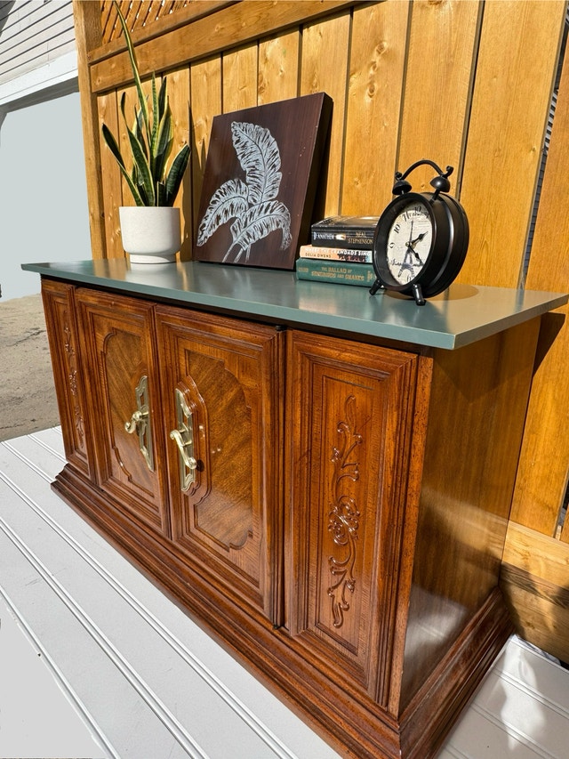 Dresser/TV stand/Cabinet - photo 2