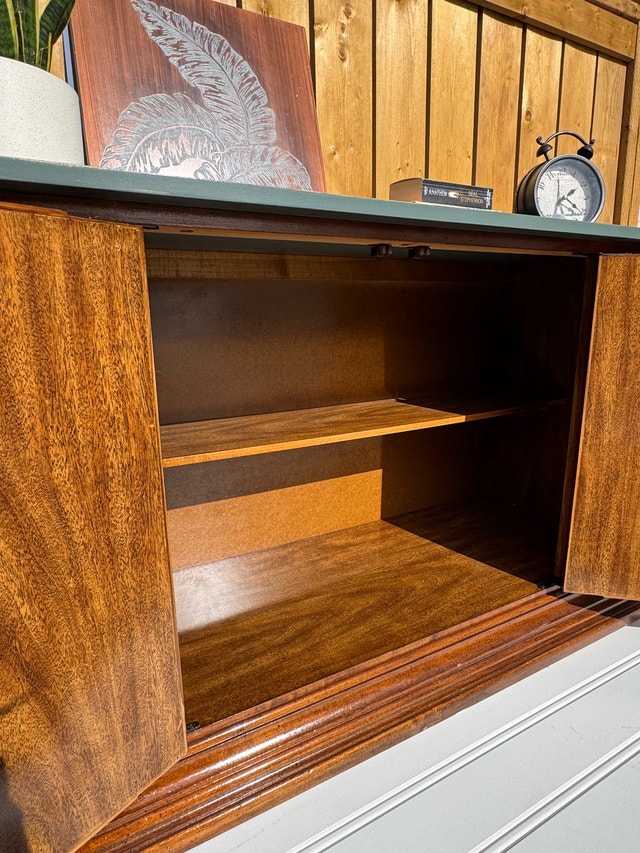 Dresser/TV stand/Cabinet - photo 4