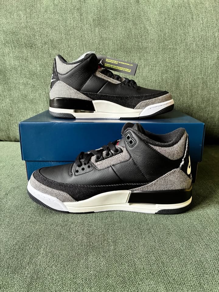 Levi’s x Air Jordan 3 Denim Black - photo 3