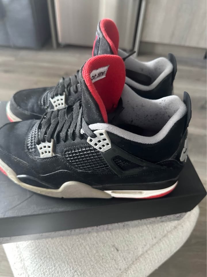 Jordan 4 Breds (2019) - Size 9 - photo 3