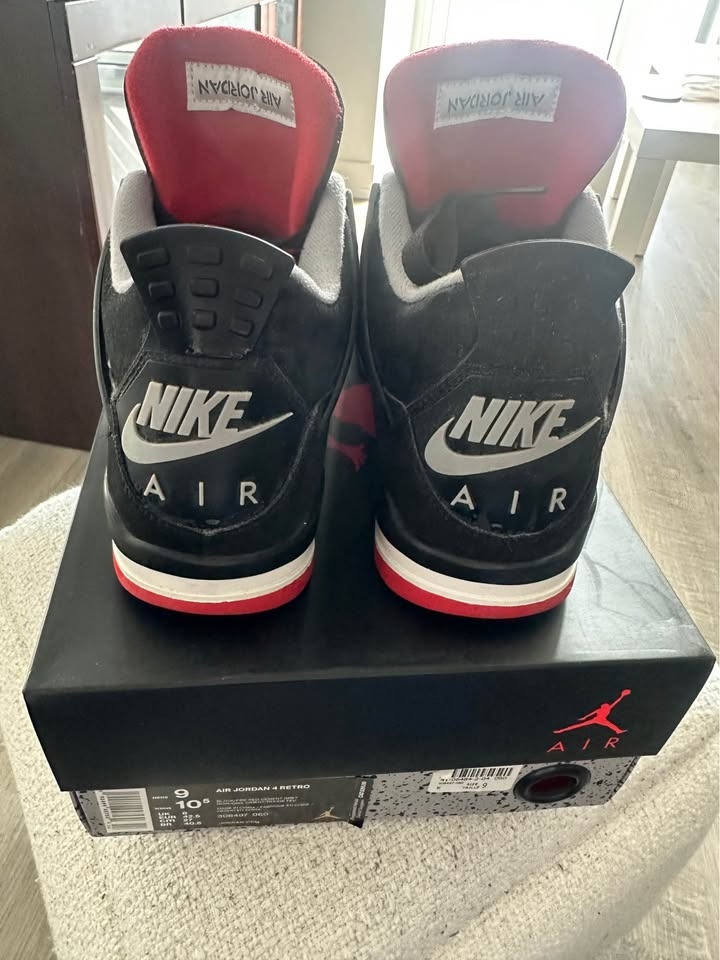 Jordan 4 Breds (2019) - Size 9 - photo 4