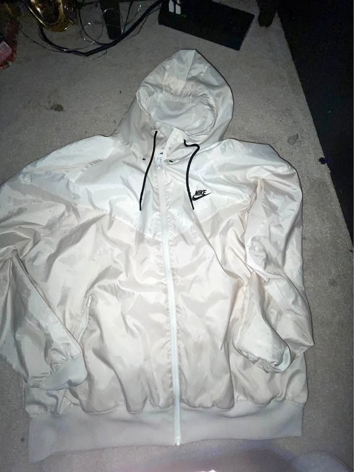 Nike windbreaker large