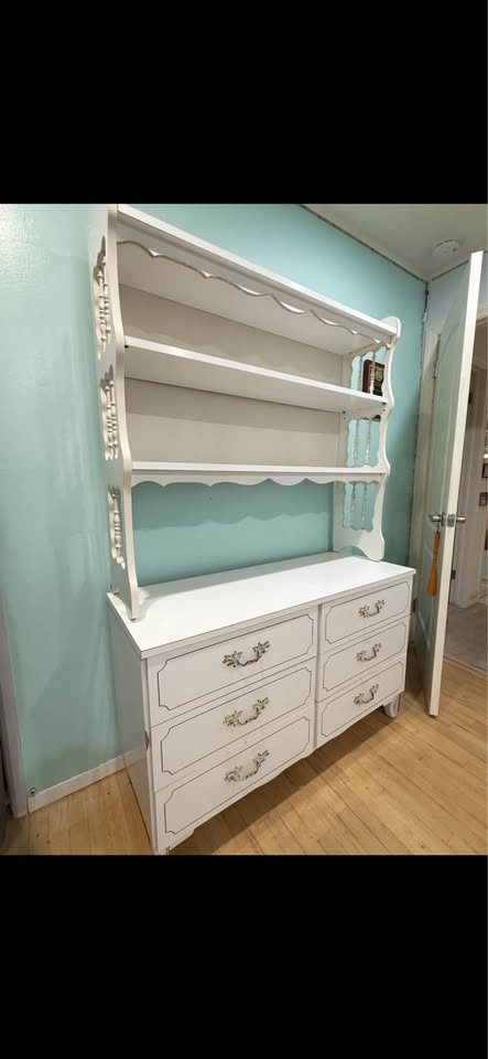 Girls White Formica Bedroom Set with Hutch - photo 2