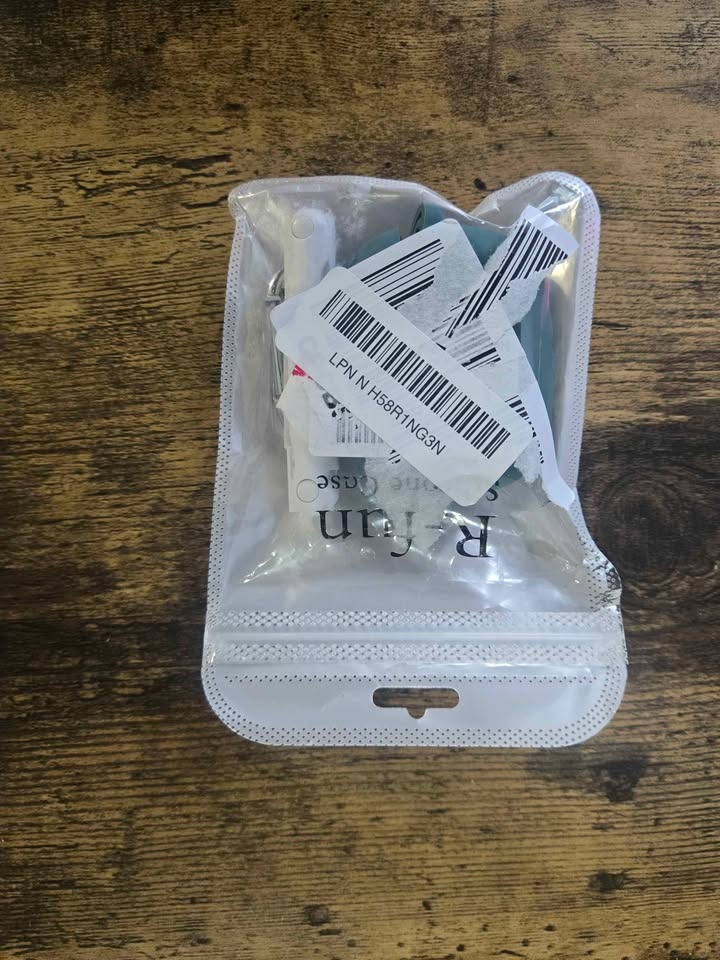 Airpod pro Case Protector & Cleaner - photo 2