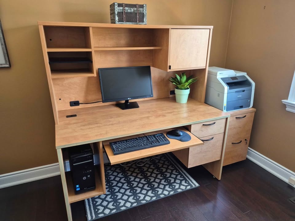 Desk, Hutch & Filing Cabinet (3 separate pieces) - photo 2