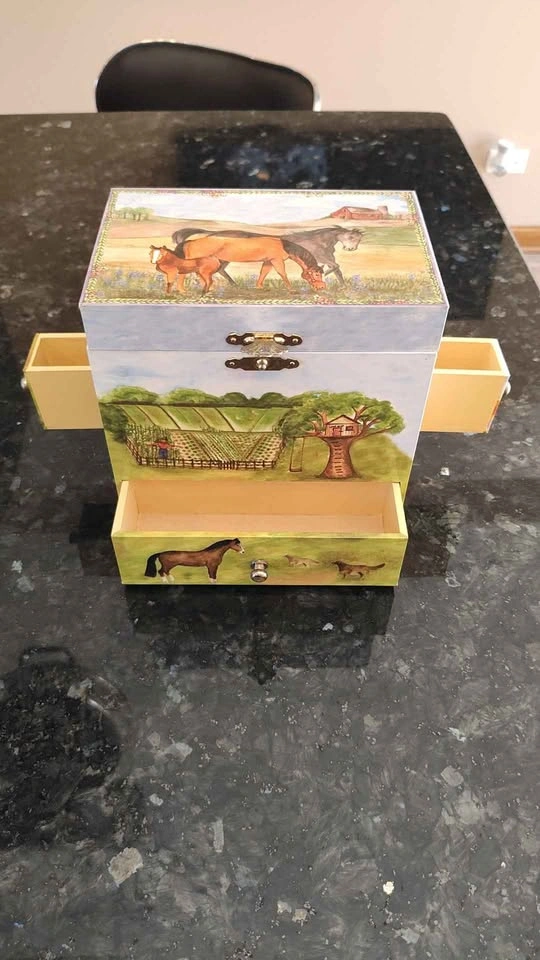 Wooden Music Box with Farm Scene - photo 2