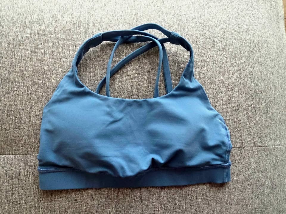 Lululemon Size 2 Training Bra - photo 2