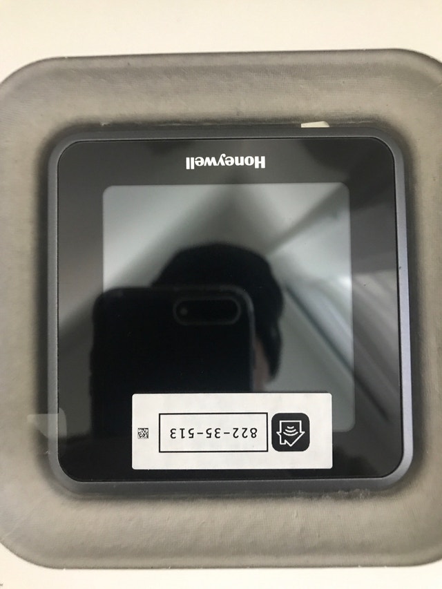 BNIB Honeywell SMART thermostat - photo 2