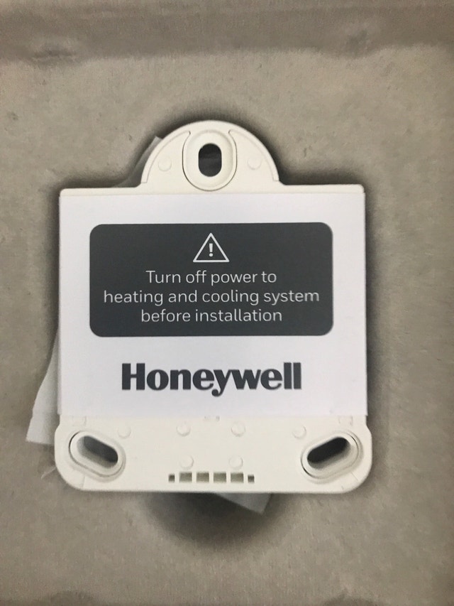 BNIB Honeywell SMART thermostat - photo 3