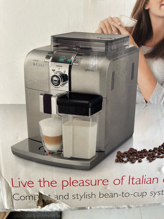 Philips Saeco Syntia Cappuccino machine. - photo 4