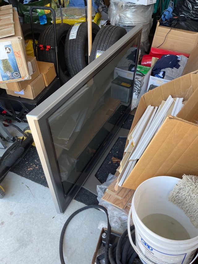 Toshiba Plasma 50 inch TV Great Condition