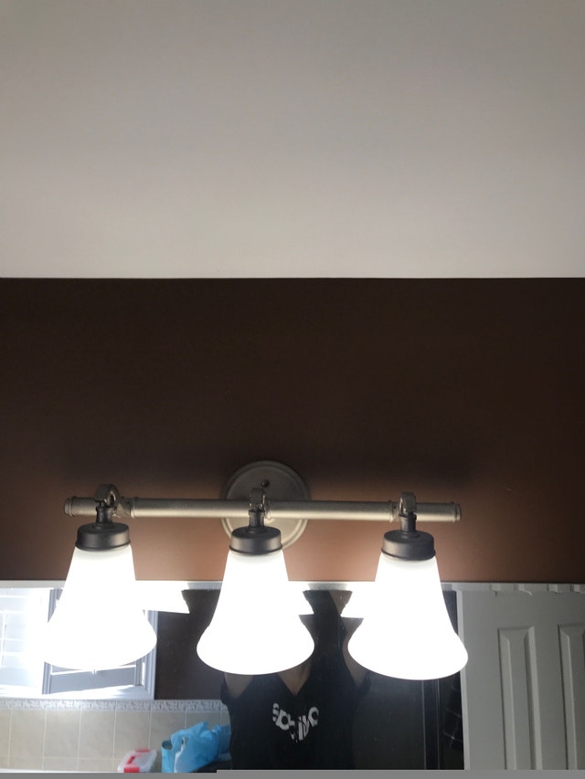 Bathroom vanity light. - photo 4