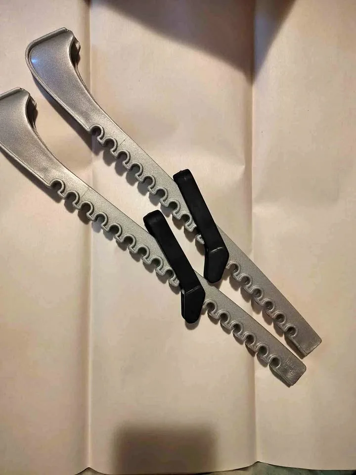 Generic ice skate guards thumbnail