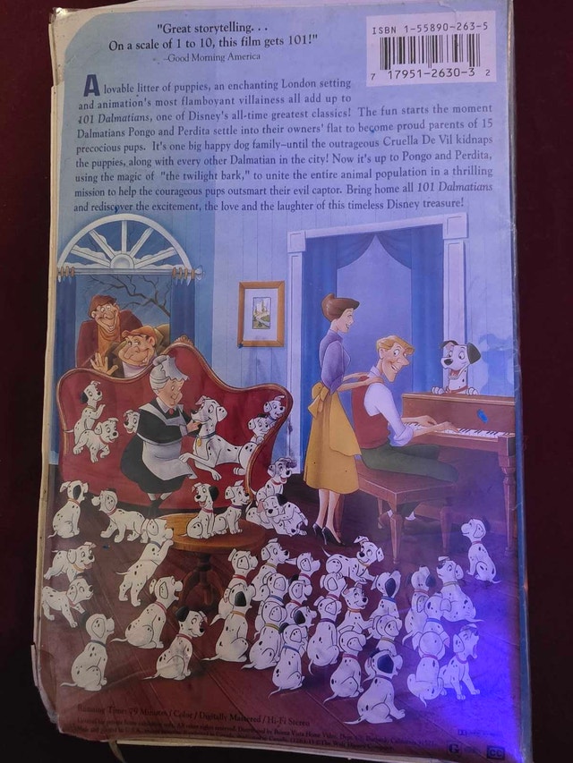 Walt Disney's Classic 101 Dalmatians VHS - photo 2