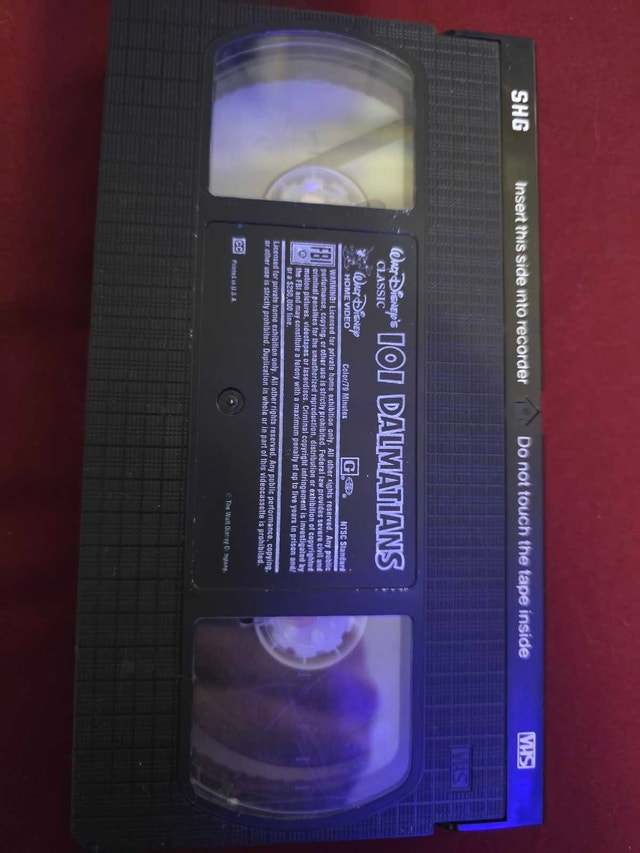 Walt Disney's Classic 101 Dalmatians VHS - photo 3