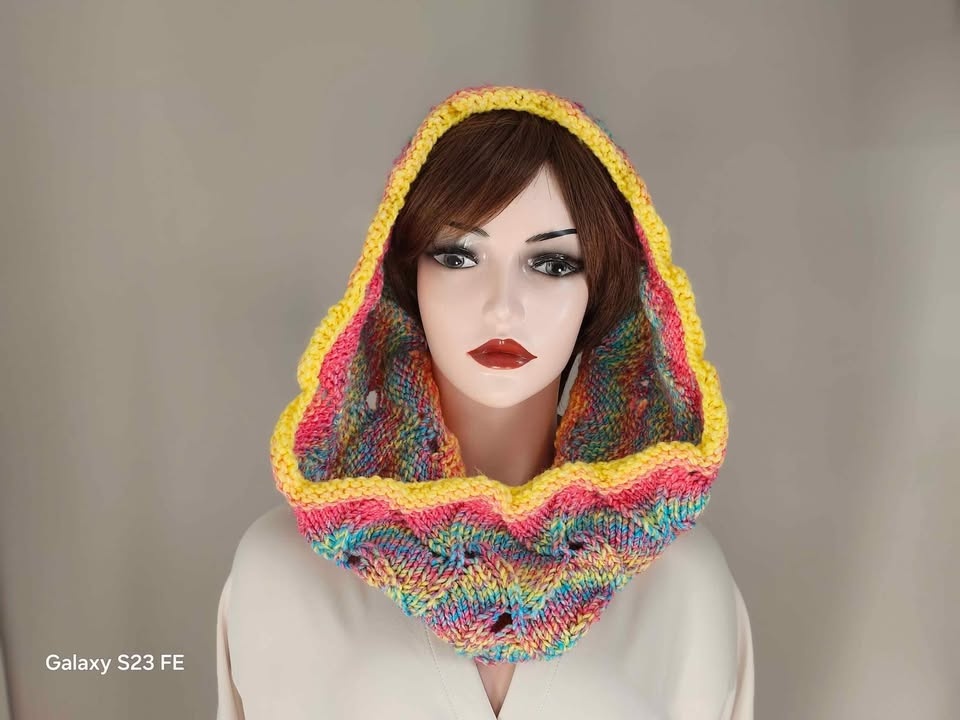 Handknit Hooded Scarf - photo 3