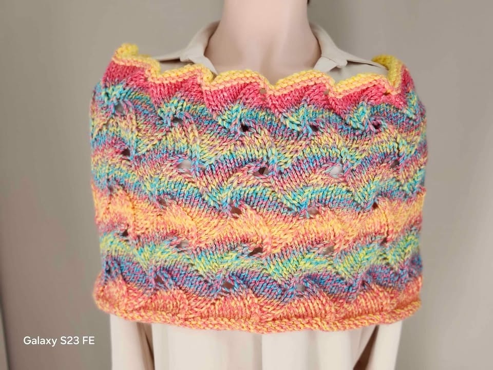 Handknit Hooded Scarf - photo 4