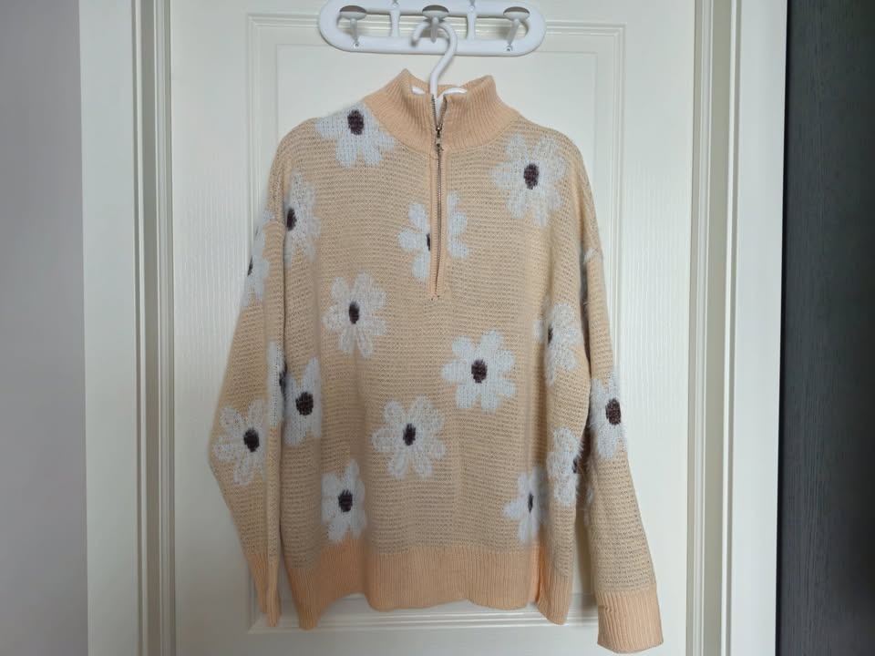 Women's Casual Long Sleeve Knit Sweater With Floral Pattern - photo 4